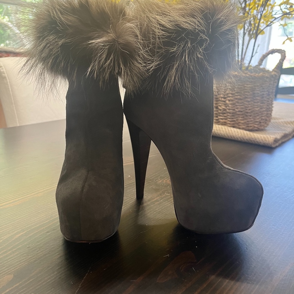 Alice & Olivia Grey Suede Boots
